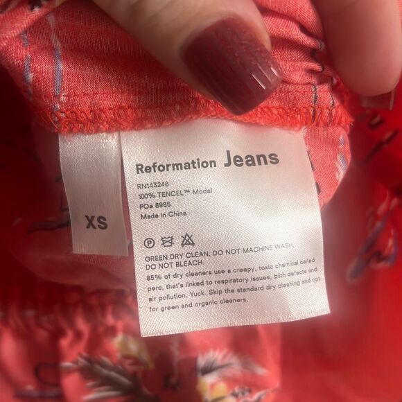 ✨Reformation Lenny Sz XS Top✨ - Picture 12 of 12